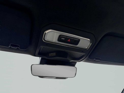 Used 2022 Rivian R1T Adventure image 37