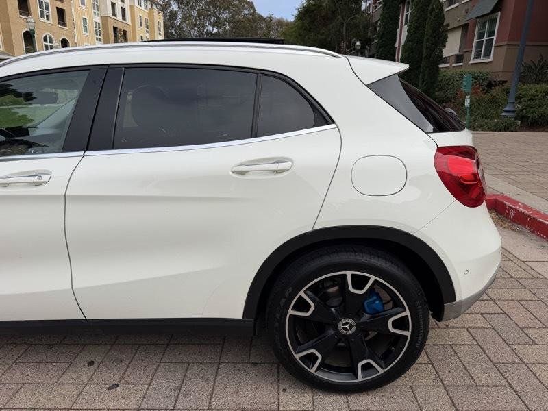 Used 2018 Mercedes-Benz GLA 250 4MATIC image 25