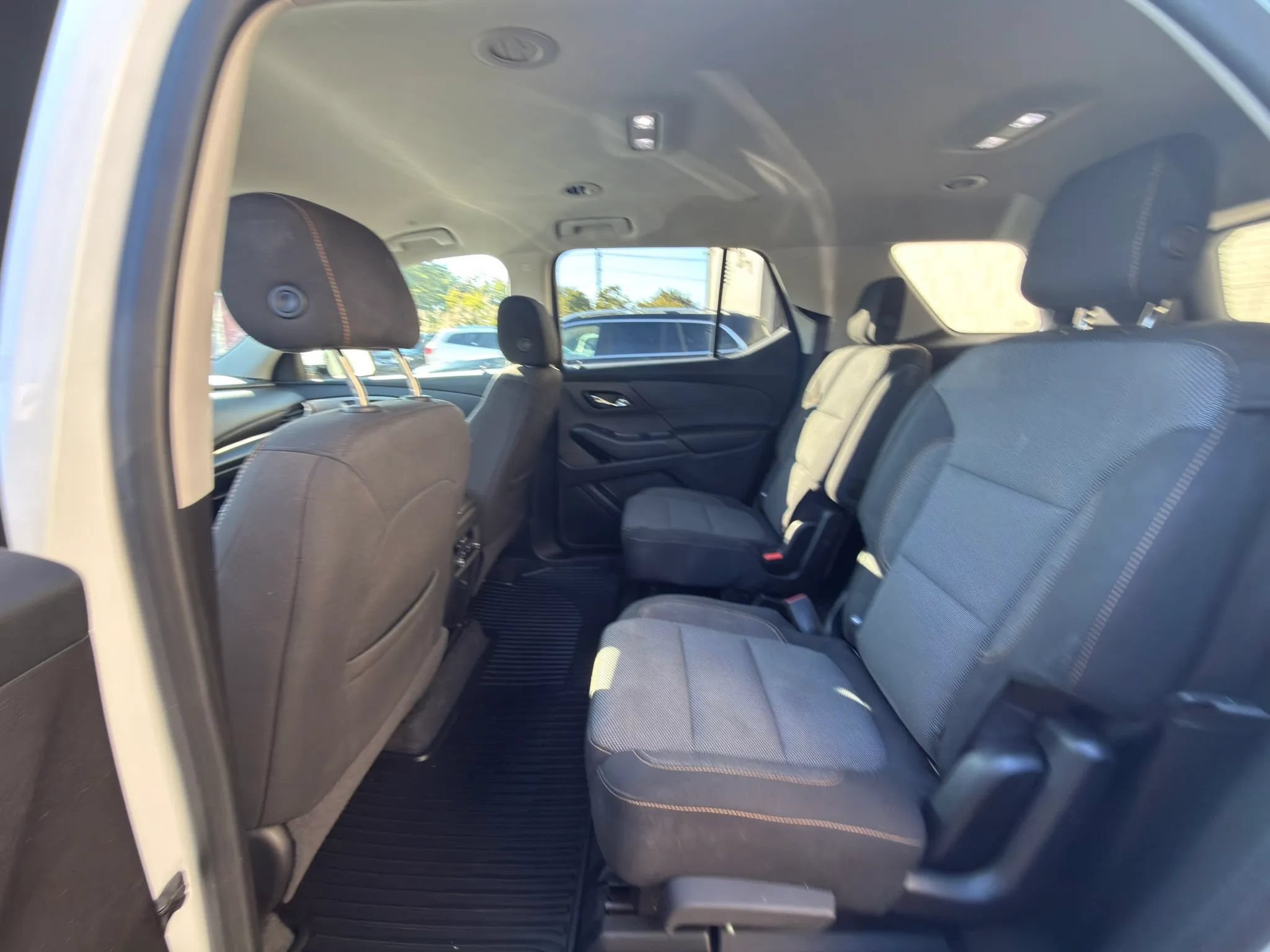 Used 2018 Chevrolet Traverse LT FWD image 26