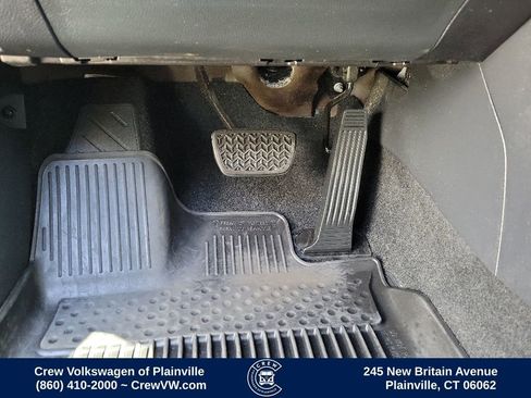 Used 2021 Toyota RAV4 XLE image 40