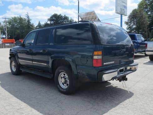 Used 2005 Chevrolet Suburban 2500 LS w/ Preferred Equipment Group image 5