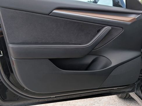 Used 2023 Tesla Model 3 Standard Range image 10