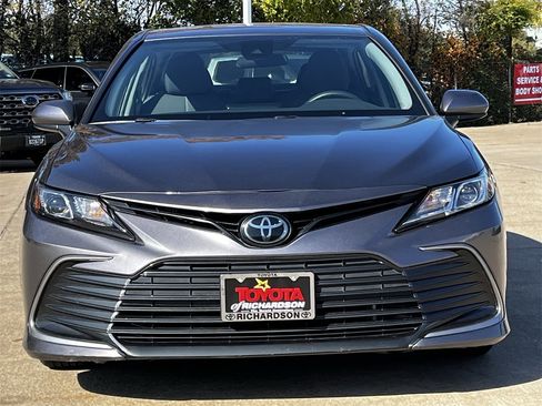 Used 2023 Toyota Camry LE image 7