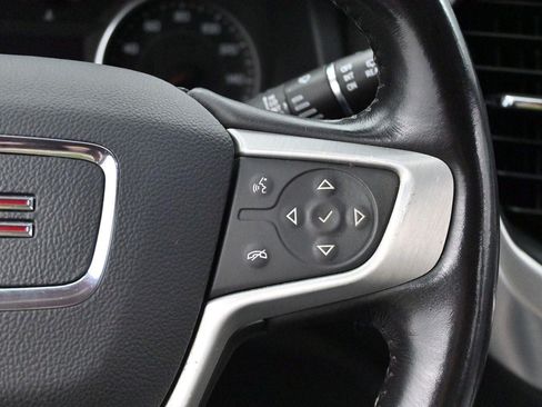 Used 2020 GMC Acadia SLT FWD image 21