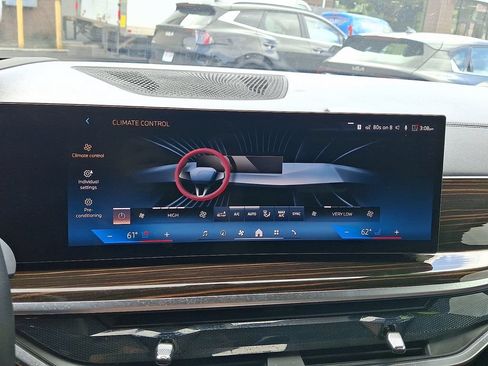 Used 2026 BMW X7 xDrive40i AWD/4WD image 18