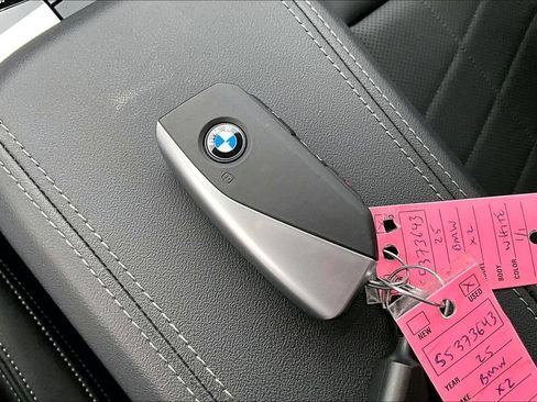 Used 2025 BMW X2 xDrive28i AWD/4WD image 13