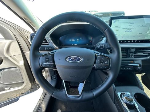 Used 2025 Ford Escape Platinum AWD/4WD image 13
