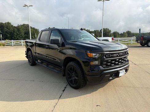 Used 2023 Chevrolet Silverado 1500 Custom w/ Rally Edition AWD/4WD image 8