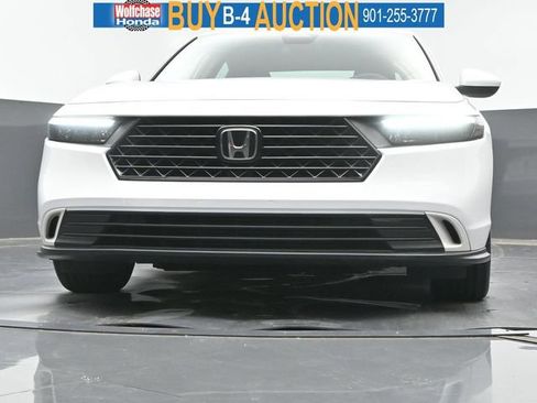 Used 2023 Honda Accord EX image 19