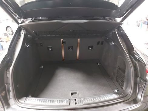 Certified 2019 Porsche Macan AWD/4WD image 14