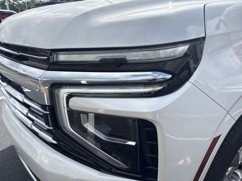 Used 2025 Chevrolet Tahoe Premier AWD/4WD image 7