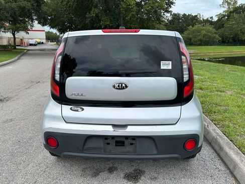 Used 2017 Kia Soul FWD image 5