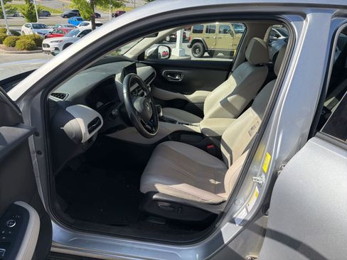 Used 2023 Honda HR-V EX-L image 16