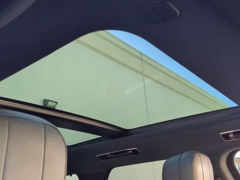 Used 2025 Land Rover Range Rover Sport SE image 19