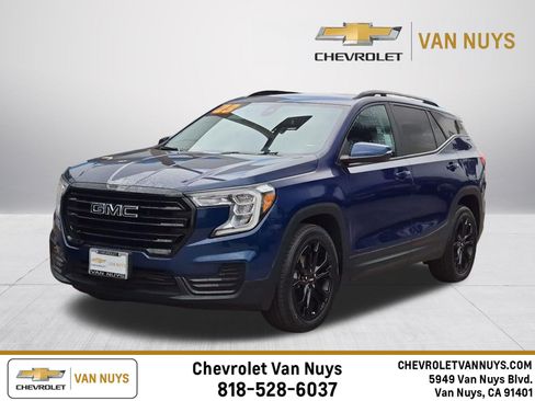 Used 2022 GMC Terrain SLE w/ Driver Convenience Package FWD image 1