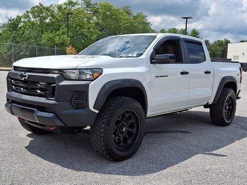 Used 2024 Chevrolet Colorado Trail Boss w/ LPO, Dark Essentials Package AWD/4WD image 6