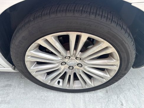Used 2011 Chrysler 300 C w/ Sound Group RWD image 9