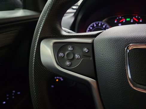 Used 2024 GMC Terrain SLE image 24