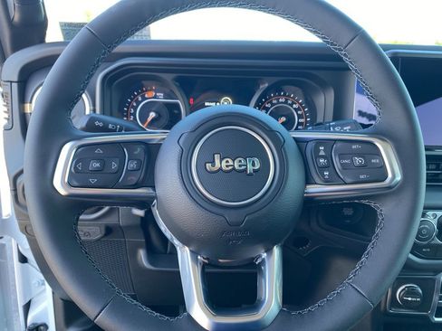 New 2025 Jeep Wrangler Unlimited Sahara w/ Safety Group AWD/4WD image 28