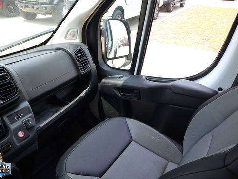 Used 2025 RAM ProMaster 2500 w/ Convenience Group FWD image 24