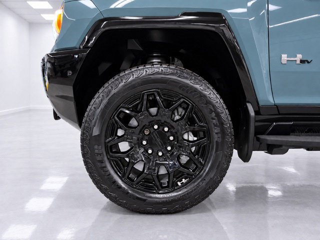 Used 2024 GMC Hummer EV 2X w/ LPO, Illumination Package AWD/4WD image 9