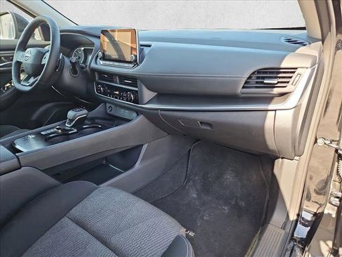 Used 2025 Nissan Rogue SV image 22