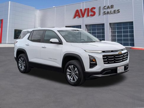 Used 2025 Chevrolet Equinox LT FWD image 3