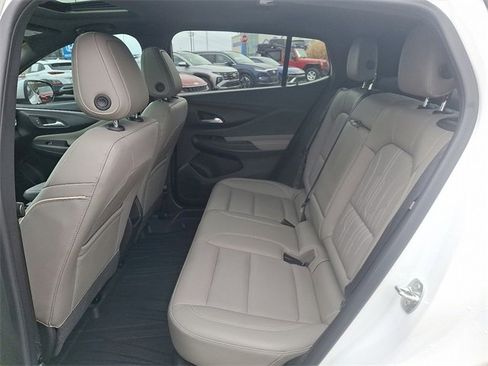 Used 2024 Buick Envista Avenir image 10