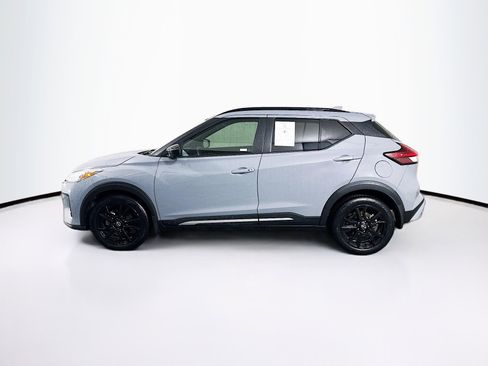 Used 2023 Nissan Kicks SR image 4