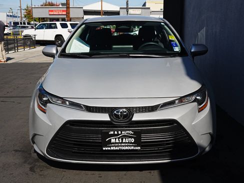 Used 2024 Toyota Corolla LE image 2