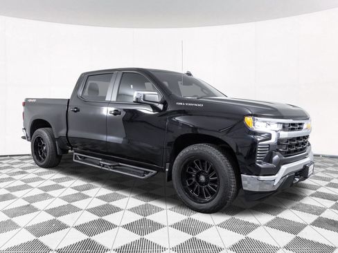 Used 2024 Chevrolet Silverado 1500 LT AWD/4WD image 22