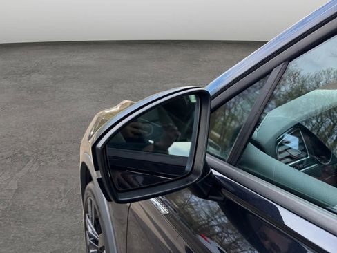 Used 2020 Volkswagen Tiguan SE R-Line image 31