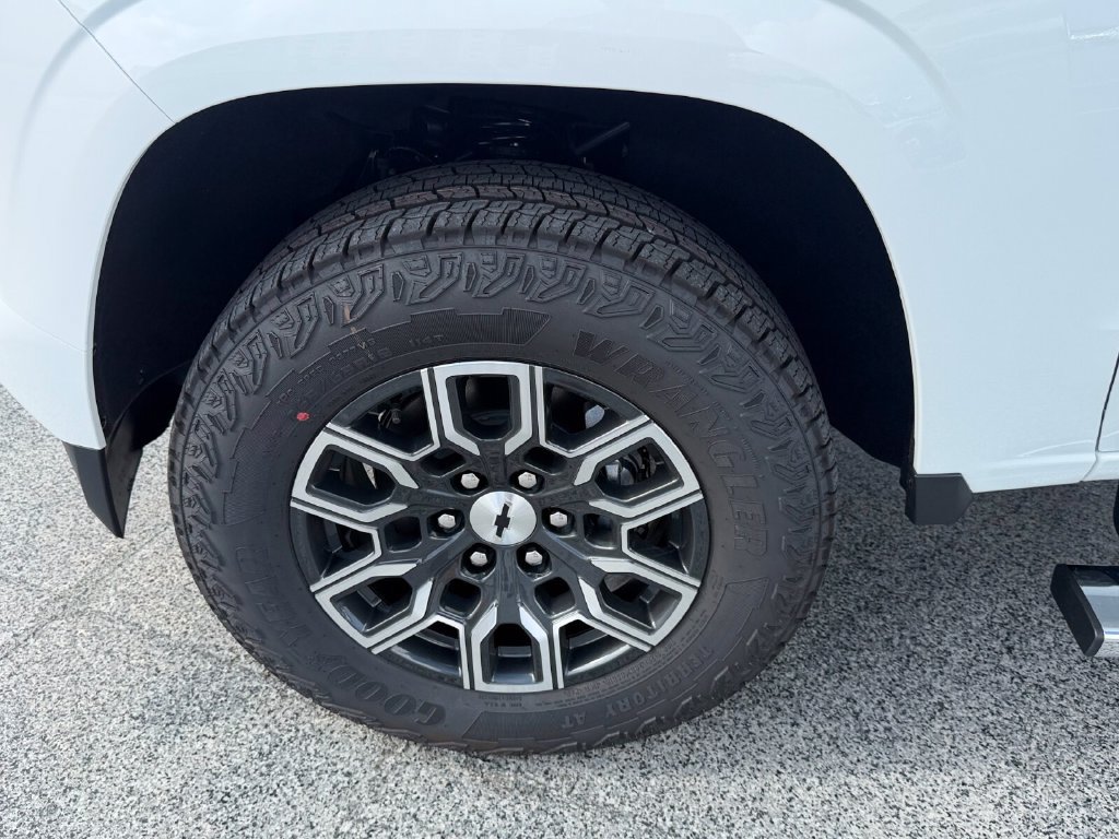 New 2026 Chevrolet Colorado Z71 w/ Technology Package AWD/4WD image 15