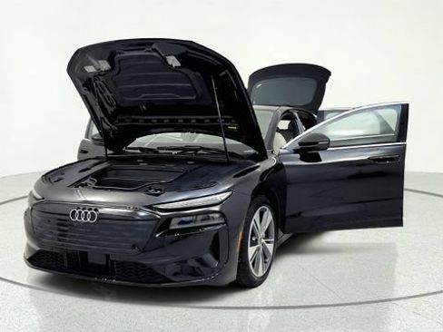 Used 2025 Audi A6 e-tron Premium Plus w/ Premium Plus RWD image 13