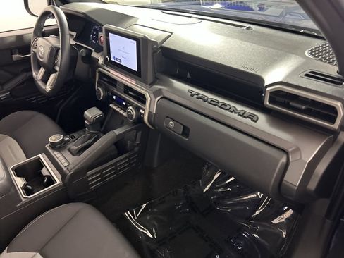 Used 2024 Toyota Tacoma TRD Sport AWD/4WD image 26