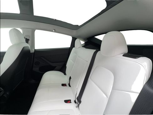Used 2022 Tesla Model Y Performance AWD/4WD image 22