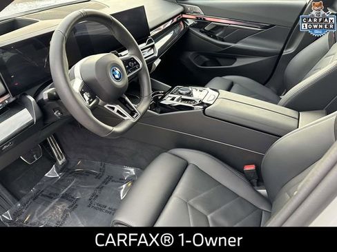 Used 2026 BMW 550e xDrive w/ Premium Package image 2