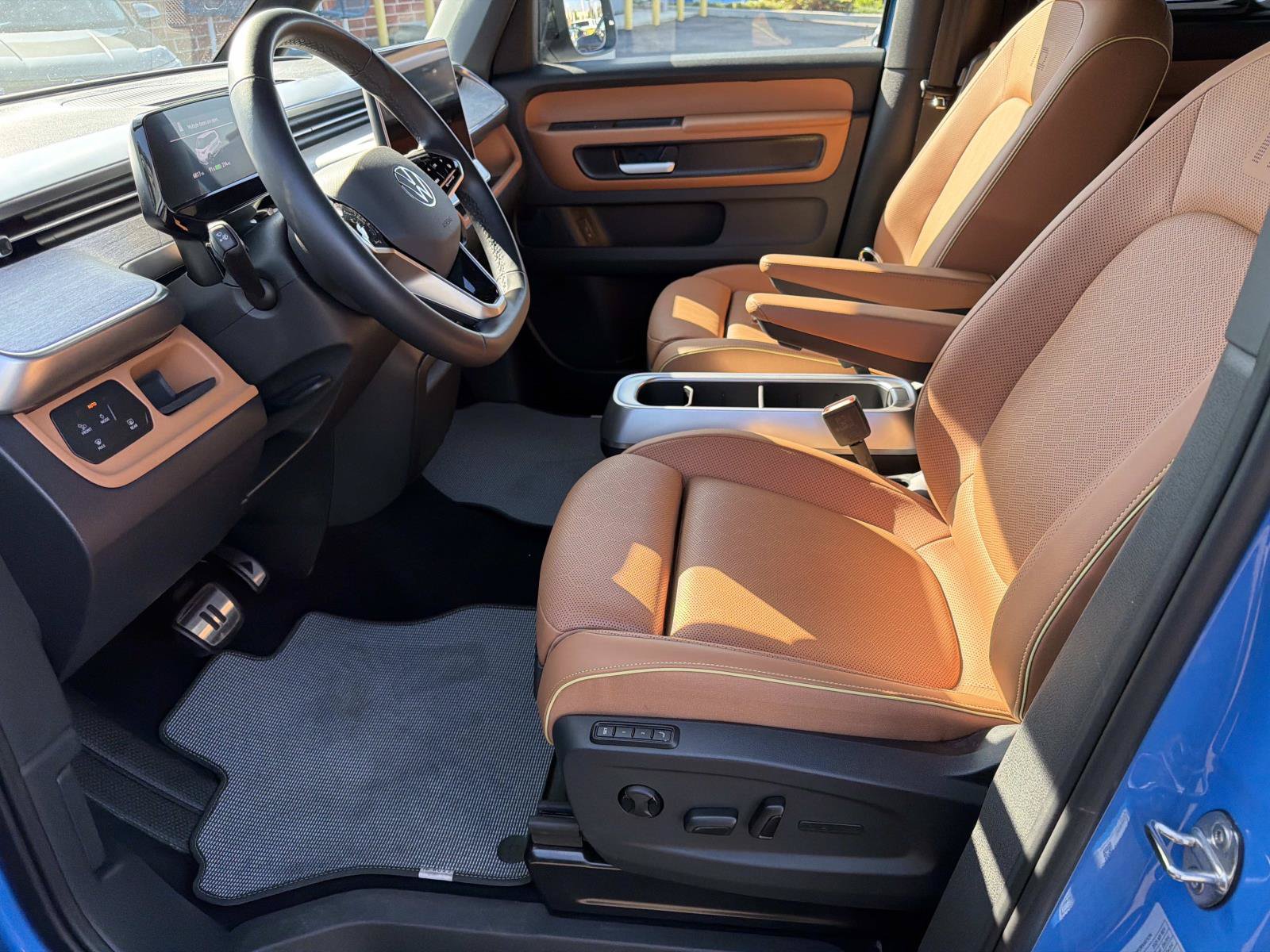 Certified 2025 Volkswagen ID. Buzz Pro S RWD image 15
