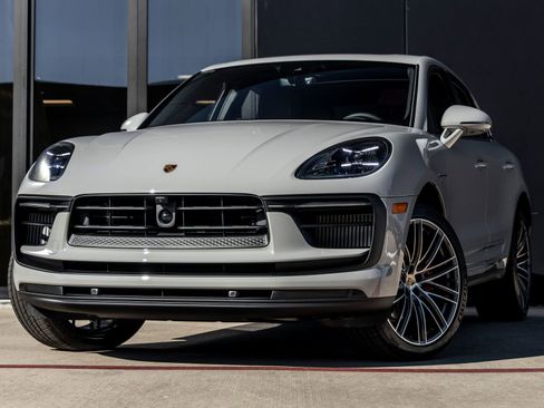 Certified 2026 Porsche Macan S AWD/4WD image 1