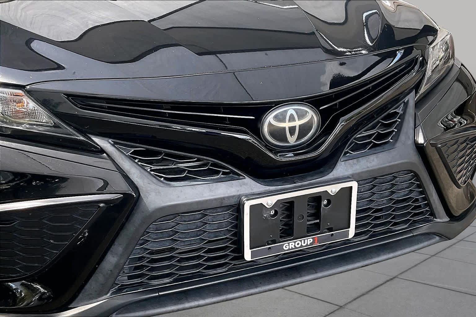 Used 2022 Toyota Camry SE FWD image 30