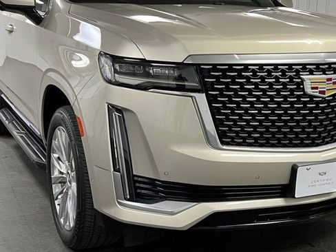 Used 2024 Cadillac Escalade Premium Luxury w/ Performance Package image 10