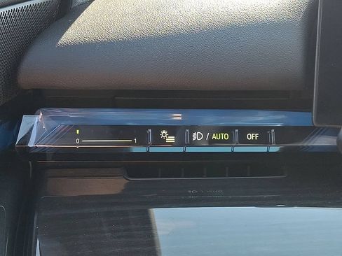 Used 2025 BMW i5 eDrive40i RWD image 27