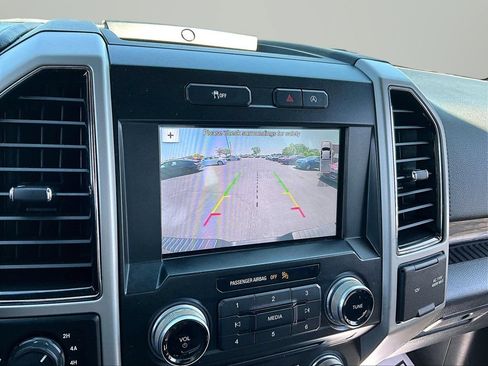 Used 2018 Ford F150 Lariat w/ Equipment Group 502A Luxury AWD/4WD image 23