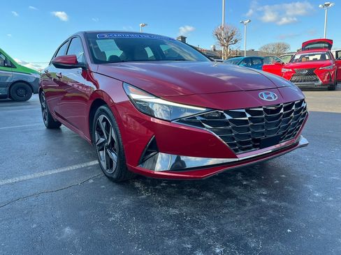 Used 2021 Hyundai Elantra Limited image 3