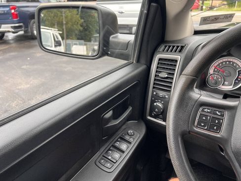 Used 2021 RAM 1500 Express w/ Wheel & Sound Group AWD/4WD image 14