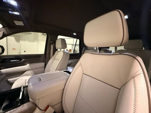 Used 2026 GMC Yukon Denali w/ Sun & Power Step Package AWD/4WD image 20