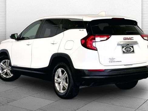 Used 2024 GMC Terrain SLE FWD image 11