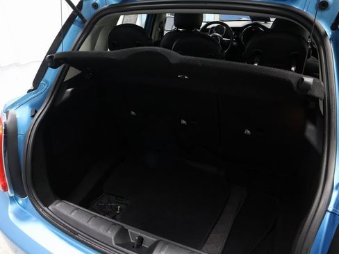 Used 2019 MINI Cooper 4-Door Hardtop w/ Signature Upholstery Package image 13