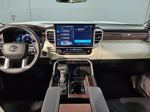 Used 2025 Toyota Sequoia Capstone image 10