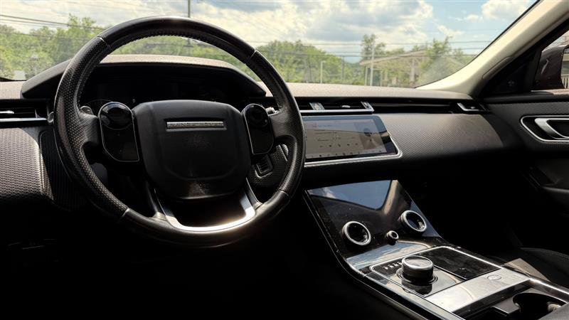 Used 2019 Land Rover Range Rover Velar S AWD/4WD image 24